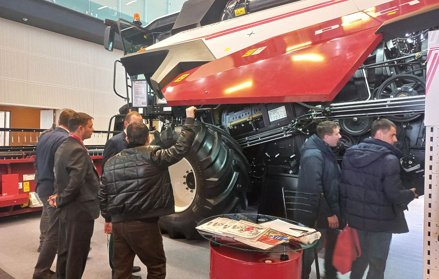 Компания «Югпром» — официальный дилер Ростсельмаш на выставке «Агро Кавказ -24» представила инновационную сельскохозяйственную технику